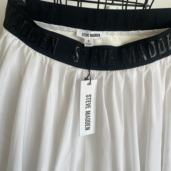 NWT STEVE MADDEN WHITE SKORT - Picture 4 of 4